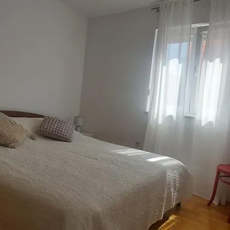 Anka, 2 Bedrooms, Spacious, Sunny, 84m2 Apartment *