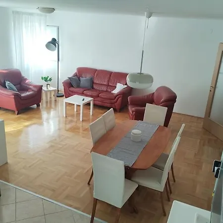 Apartment Anka, 2 Bedrooms, Spacious, Sunny, 84m2