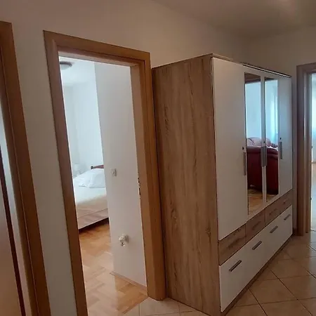 Anka, 2 Bedrooms, Spacious, Sunny, 84m2 *