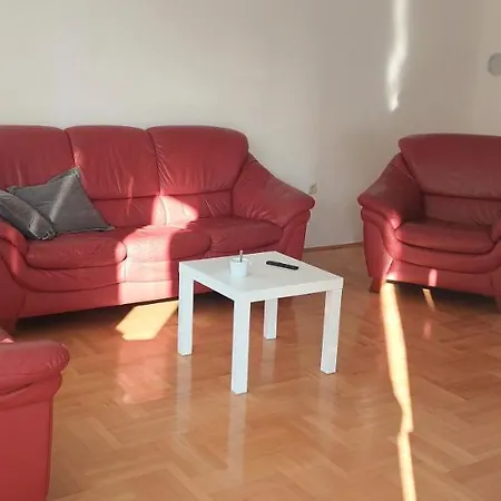 Anka, 2 Bedrooms, Spacious, Sunny, 84m2 Apartment