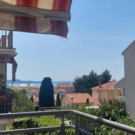 Anka, 2 Bedrooms, Spacious, Sunny, 84m2 Apartment Zadar