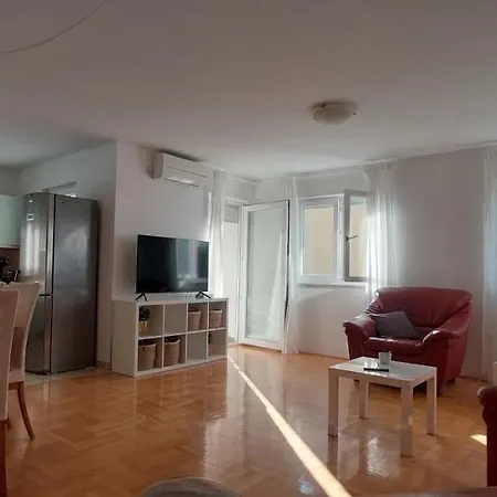 Apartment Anka, 2 Bedrooms, Spacious, Sunny, 84m2 *