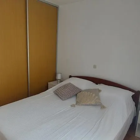 Anka, 2 Bedrooms, Spacious, Sunny, 84m2