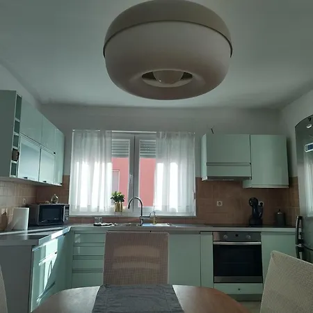 Apartment Anka, 2 Bedrooms, Spacious, Sunny, 84m2
