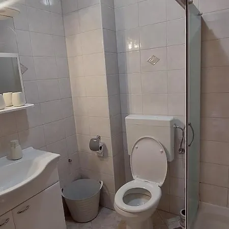 Anka, 2 Bedrooms, Spacious, Sunny, 84m2 Apartment